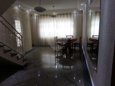 Sobrado, 3 quartos, 200 m² - Foto 1