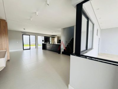 Sobrado, 3 quartos, 234 m² - Foto 2