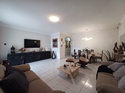Casa, 4 quartos, 193 m² - Foto 2