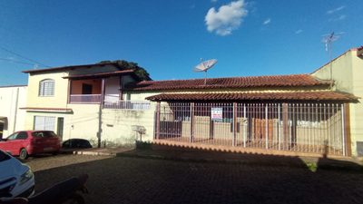 Casa, 4 quartos, 200 m² - Foto 1