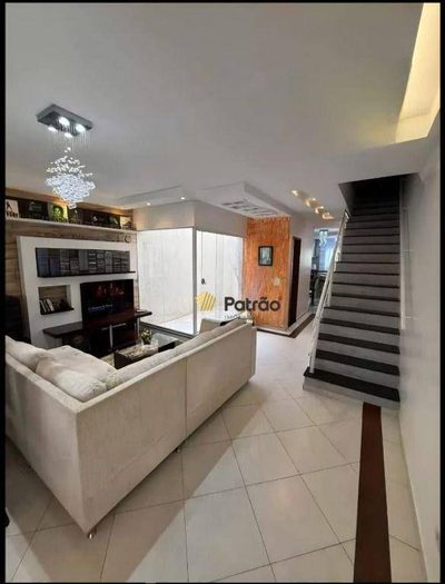 Sobrado, 3 quartos, 218 m² - Foto 1
