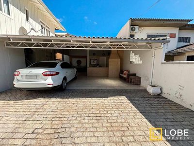Casa, 3 quartos, 214 m² - Foto 2