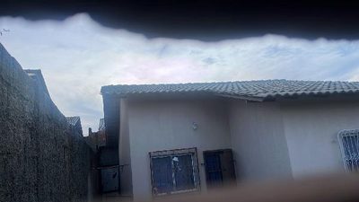 Casa, 2 quartos, 200 m² - Foto 1