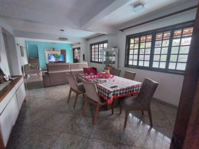 Casa, 6 quartos, 290 m² - Foto 4