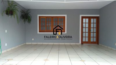 Casa, 3 quartos, 210 m² - Foto 1
