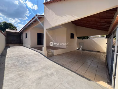 Casa, 3 quartos, 223 m² - Foto 1