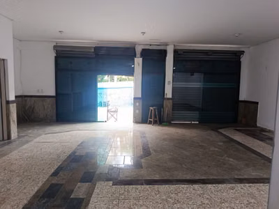 Loja-Salão, 210 m² - Foto 1