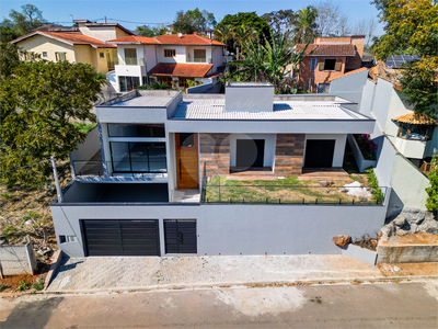 Casa, 3 quartos, 249 m² - Foto 2