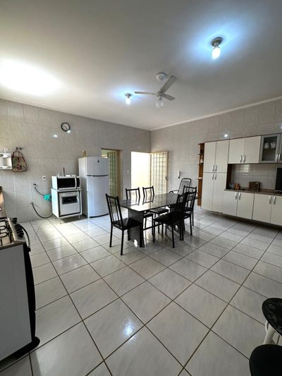 Casa, 3 quartos, 266 m² - Foto 2