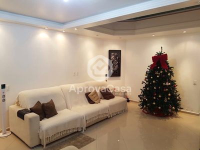 Casa, 4 quartos, 200 m² - Foto 1
