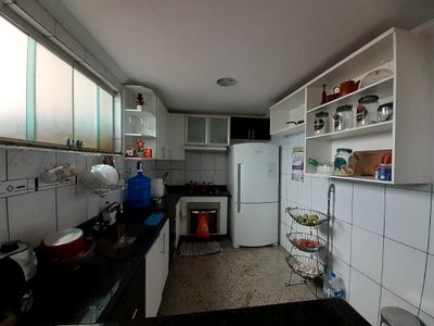 Casa, 4 quartos, 250 m² - Foto 1