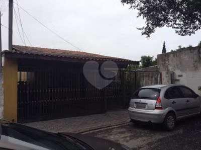 Casa, 3 quartos, 253 m² - Foto 1