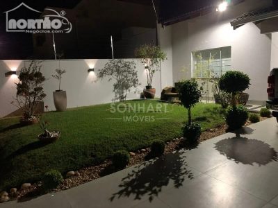 Casa, 3 quartos, 239 m² - Foto 2
