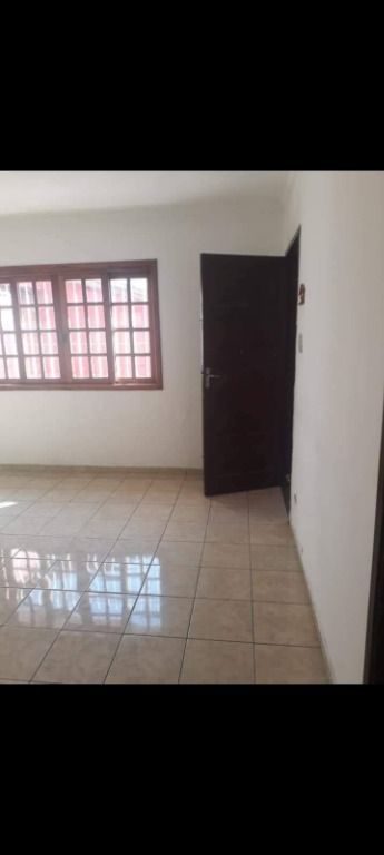 Casa, 5 quartos, 260 m² - Foto 2