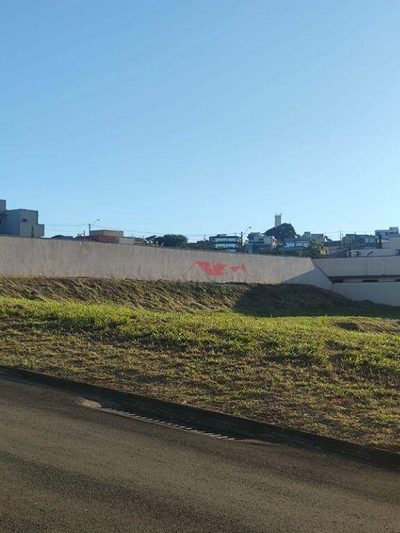 Loteamento e Condomínio, 1212 m² - Foto 1