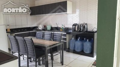 Casa, 4 quartos, 107 m² - Foto 1