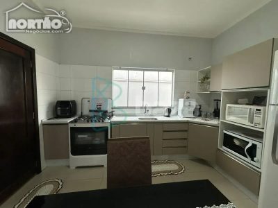 Casa, 4 quartos, 144 m² - Foto 2