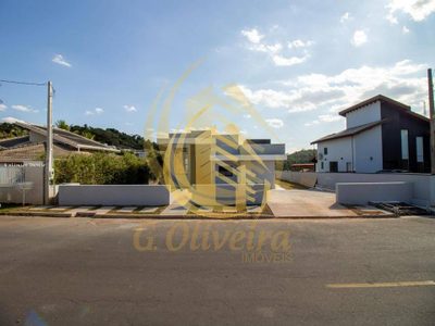 Casa, 4 quartos, 180 m² - Foto 1