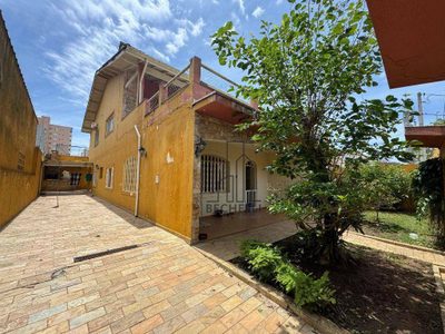 Casa, 7 quartos, 321 m² - Foto 2
