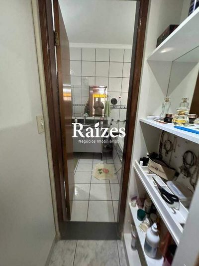 Casa, 5 quartos, 246 m² - Foto 2