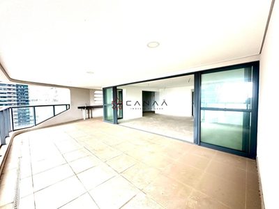 Apartamento, 3 quartos, 227 m² - Foto 1