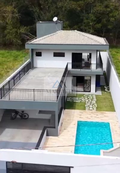 Casa, 3 quartos, 234 m² - Foto 1