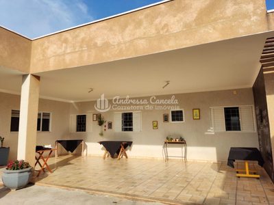 Casa, 3 quartos, 200 m² - Foto 1