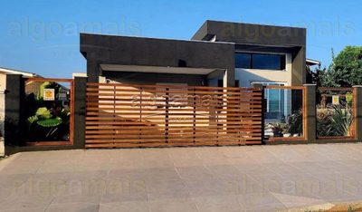 Casa, 4 quartos, 208 m² - Foto 1