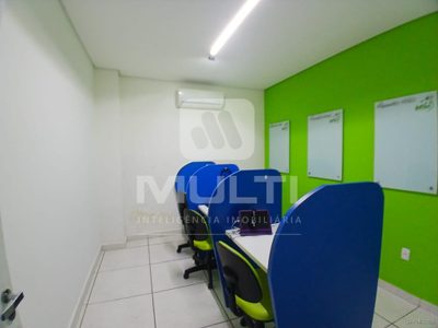 Prédio Inteiro, 830 m² - Foto 1