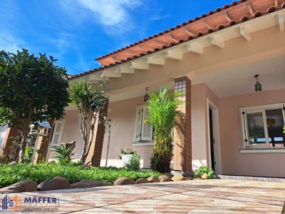 Casa, 4 quartos, 329 m² - Foto 1
