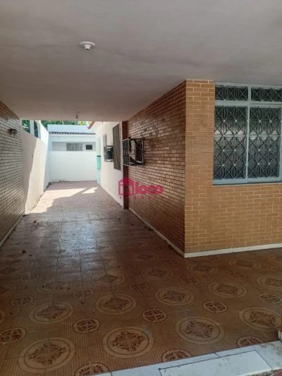 Casa, 3 quartos, 214 m² - Foto 2