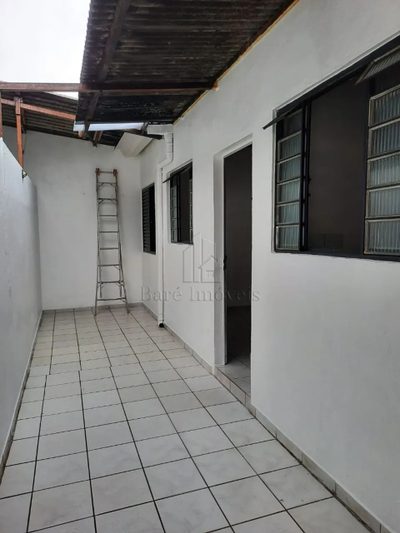 Casa, 4 quartos, 242 m² - Foto 1