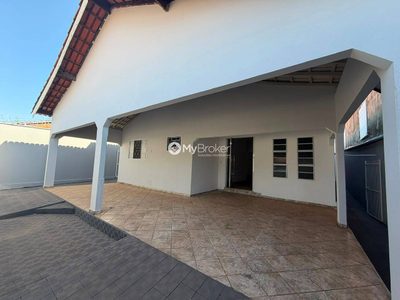 Casa, 3 quartos, 249 m² - Foto 1
