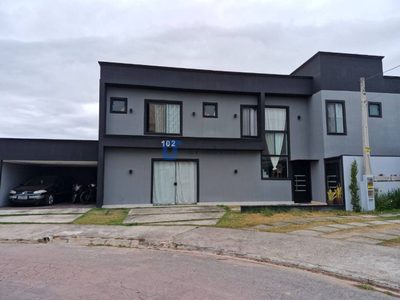 Sobrado, 3 quartos, 233 m² - Foto 1
