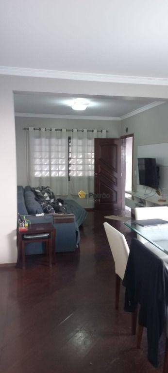 Casa, 3 quartos, 240 m² - Foto 1