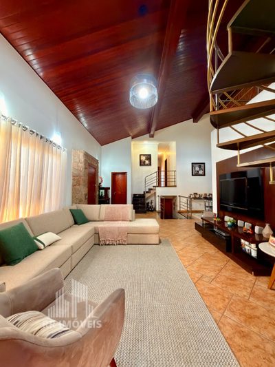 Casa, 3 quartos, 235 m² - Foto 1