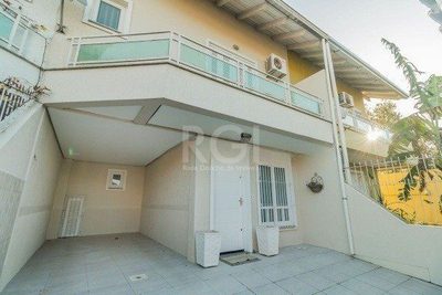 Casa, 3 quartos, 136 m² - Foto 1