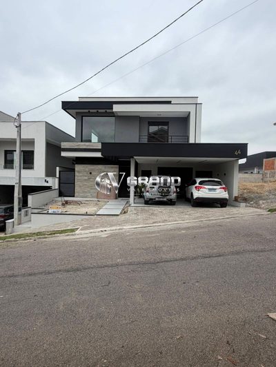 Casa, 4 quartos, 248 m² - Foto 1
