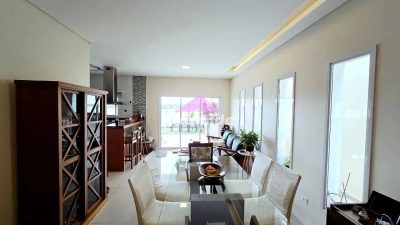 Casa, 4 quartos, 217 m² - Foto 1
