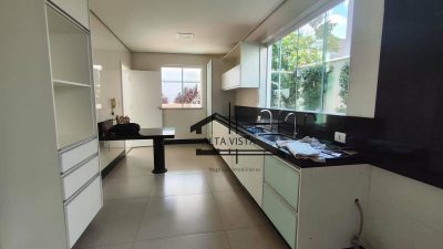 Sobrado, 4 quartos, 370 m² - Foto 1
