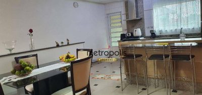 Sobrado, 3 quartos, 218 m² - Foto 1
