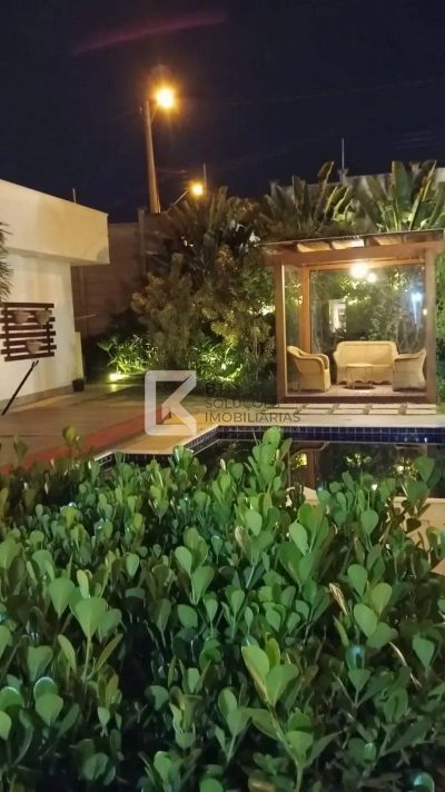 Casa, 3 quartos, 261 m² - Foto 1