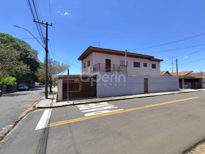 Casa, 3 quartos, 257 m² - Foto 2