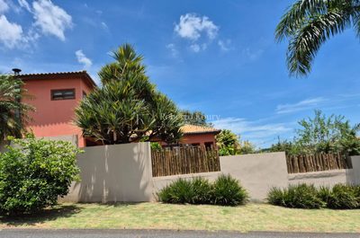 Casa, 3 quartos, 219 m² - Foto 1