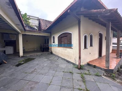 Casa, 6 quartos, 172 m² - Foto 1