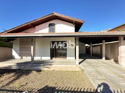 Casa, 5 quartos, 260 m² - Foto 1