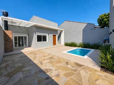 Casa, 3 quartos, 246 m² - Foto 1