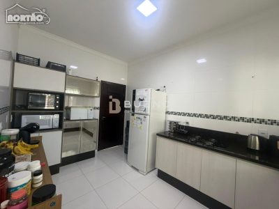 Casa, 3 quartos, 106 m² - Foto 4