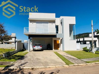 Sobrado, 3 quartos, 535 m² - Foto 1