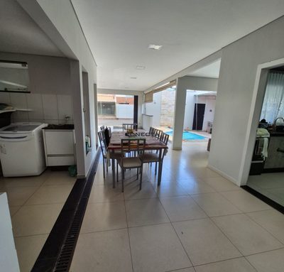 Casa, 4 quartos, 200 m² - Foto 4